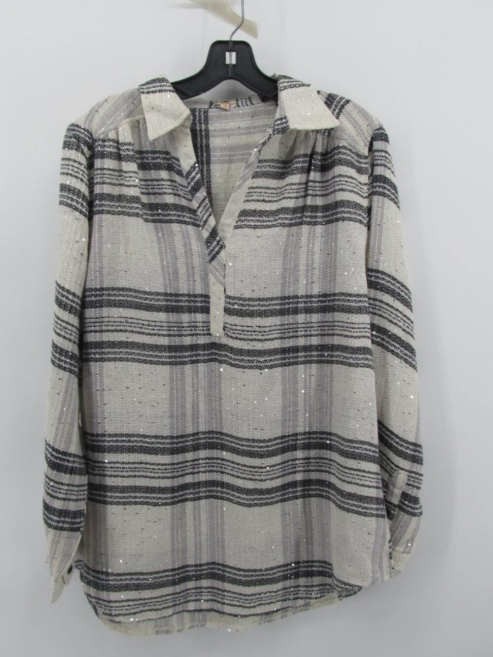 Reba Sequined Shirt Size large black and white plaid pullover with sparkles